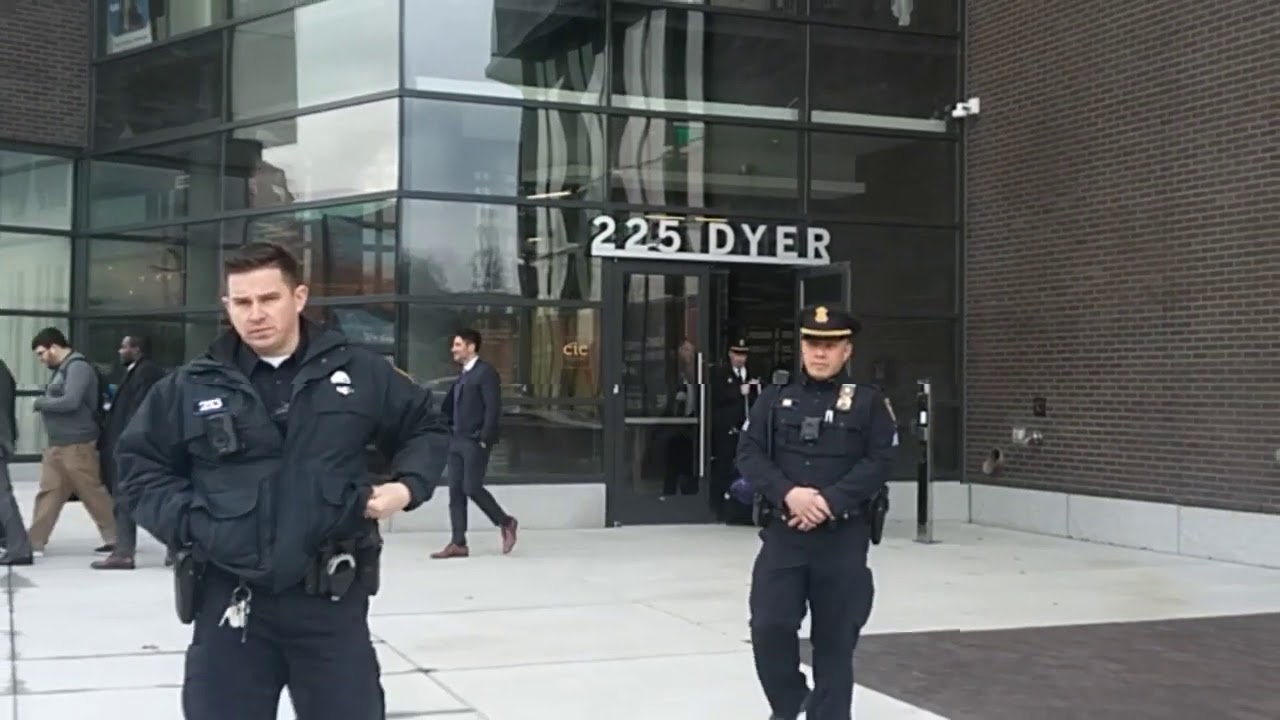 Michael Bloomberg BRUTALLY OWNED! 1A 1st First Amendment Audit FAIL! Tyrant Alert! Walk Of Shame!